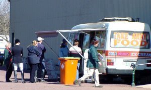 foodtrolley.jpg (17153 bytes)